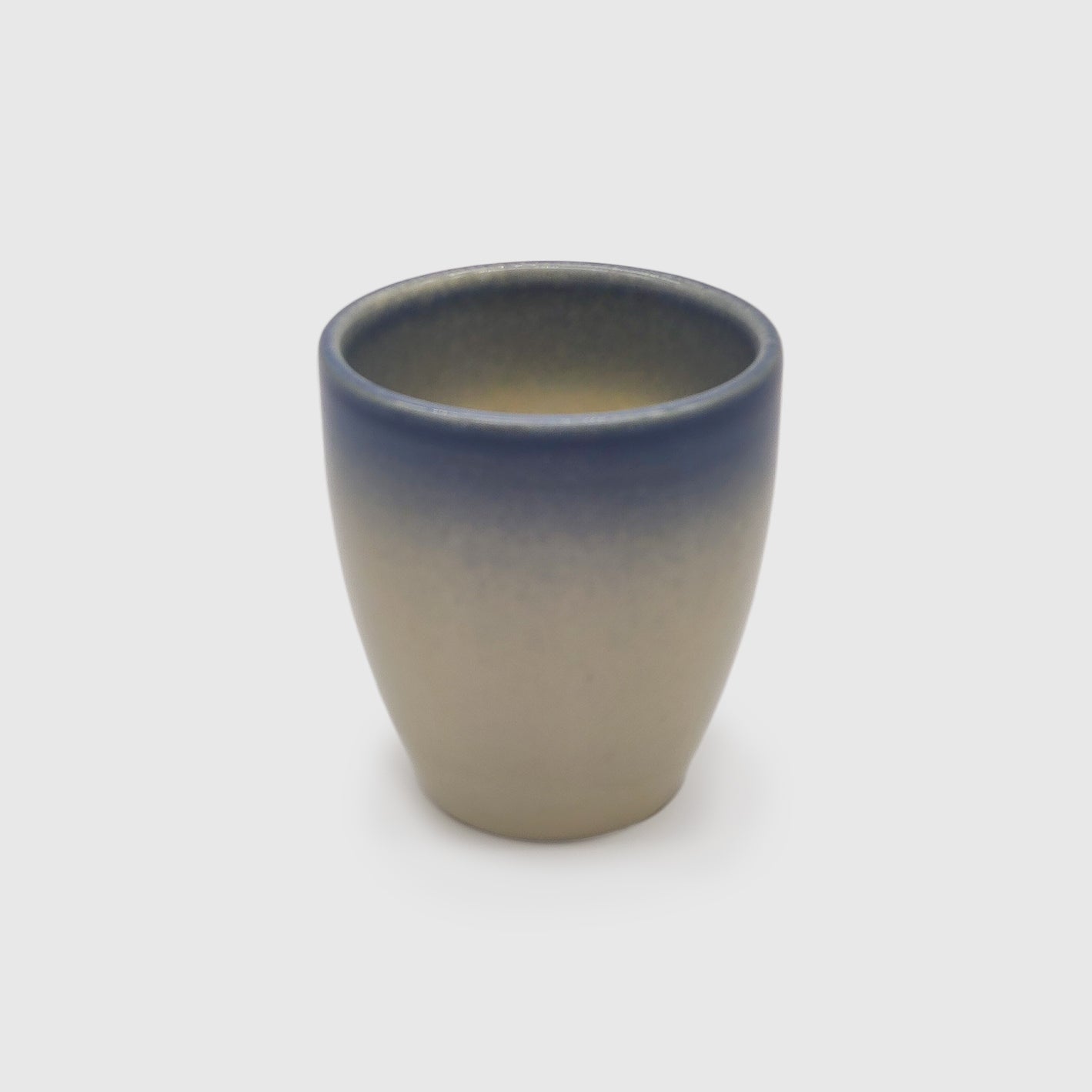Chávena expresso Essência beje com azul isara